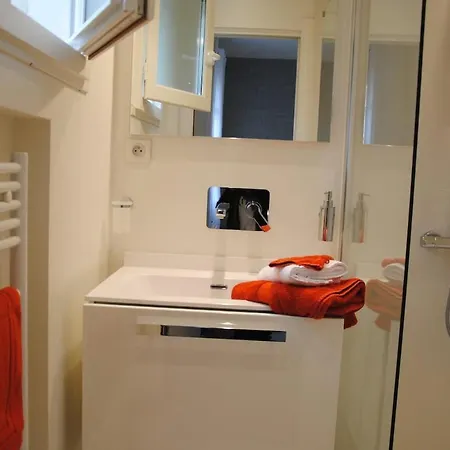 فيلة 12 Couchages Avec Piscine أندوز